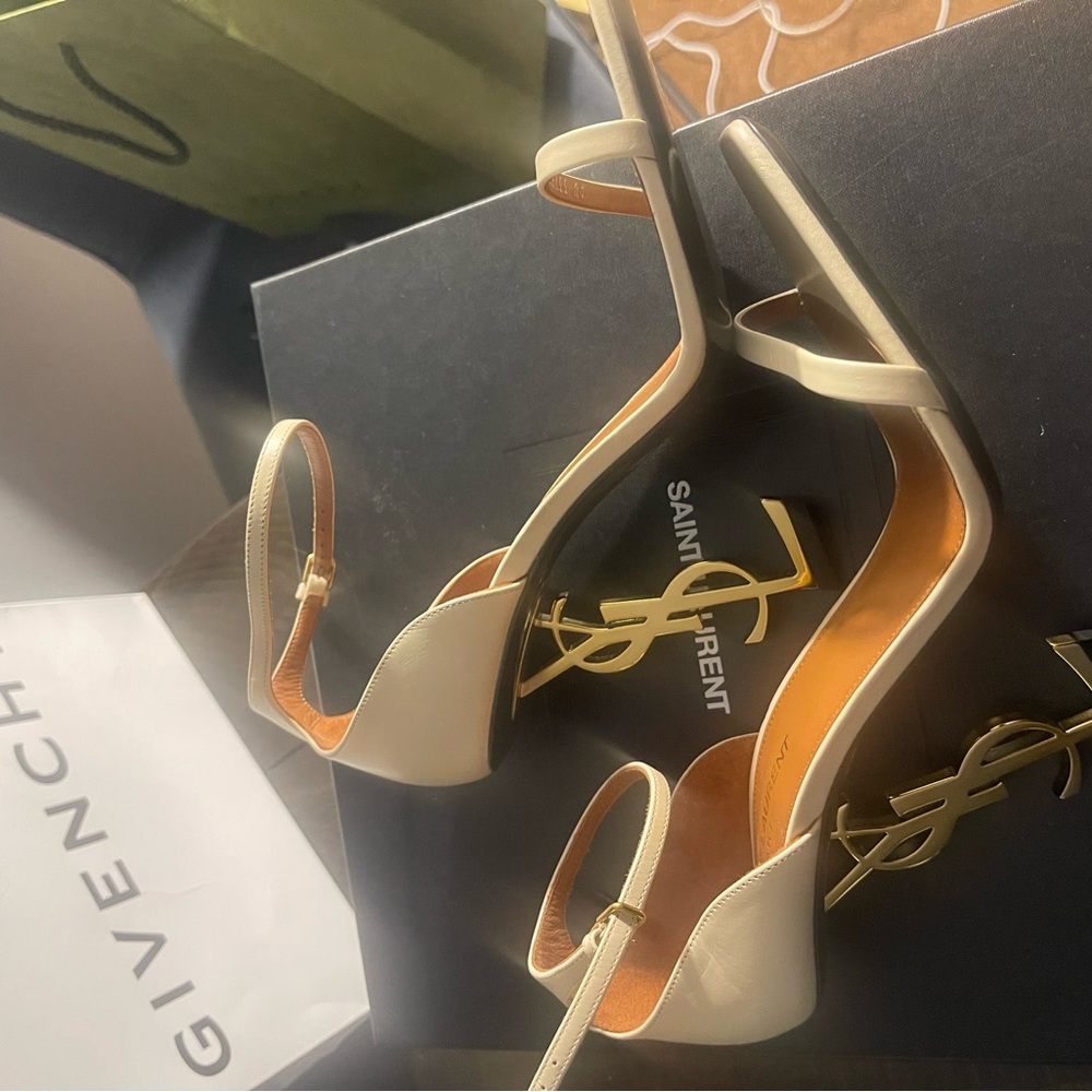 Authentic Ysl Pump - image 3